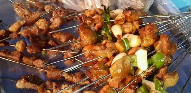 清真磊磊烧烤老店(饮虎池街34号店)