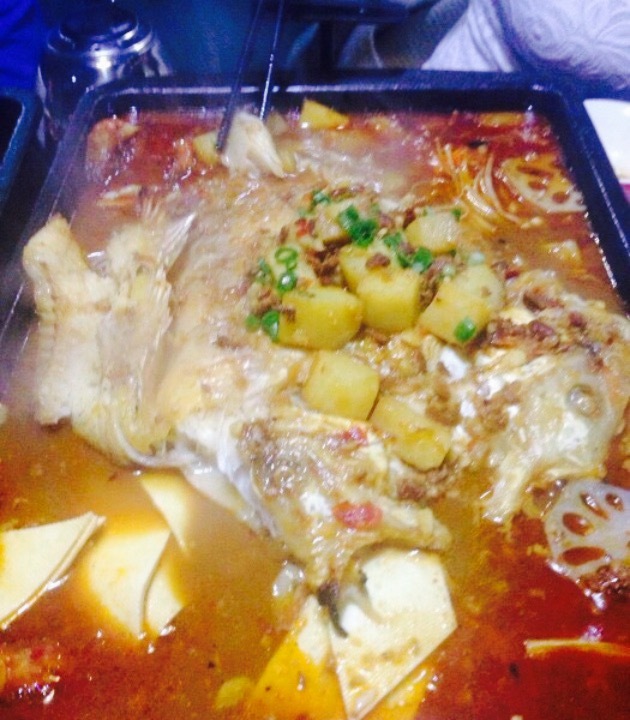 老渔翁正宗铁锅炖活鱼