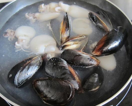 大嫂镬仔·干鲍鱼焖靓鸡煲(逢源路店)