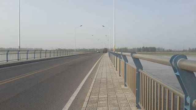 塔里木河特大桥