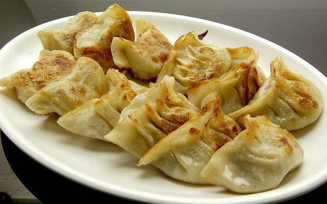 半月镰胡姐脆皮萝卜饺子