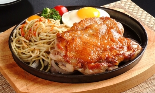 半秋山西餐厅(十堰人民商场店)