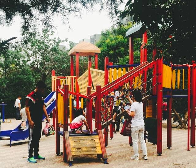 南开危改纪念广场