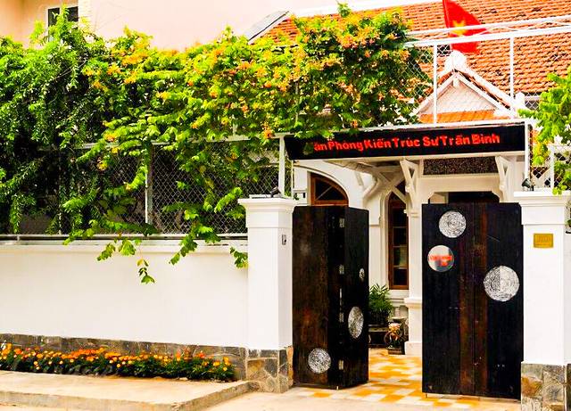 Cuc Gach Quan Restaurant