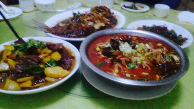 弘祥餐馆(百货公司家属院店)