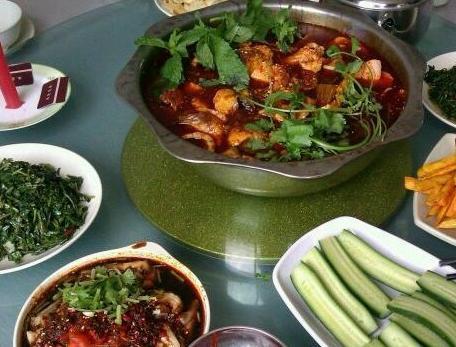 杨林闻老三酸菜鱼(嵩明店)