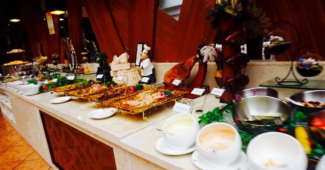 华旗饭店-自助餐厅