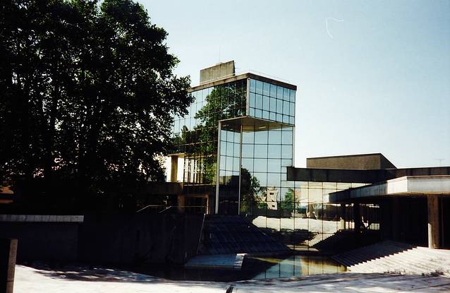栃木県立美術館