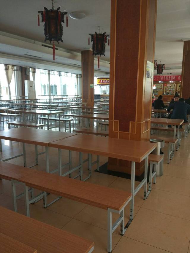 曲阜服务区东区自助餐厅