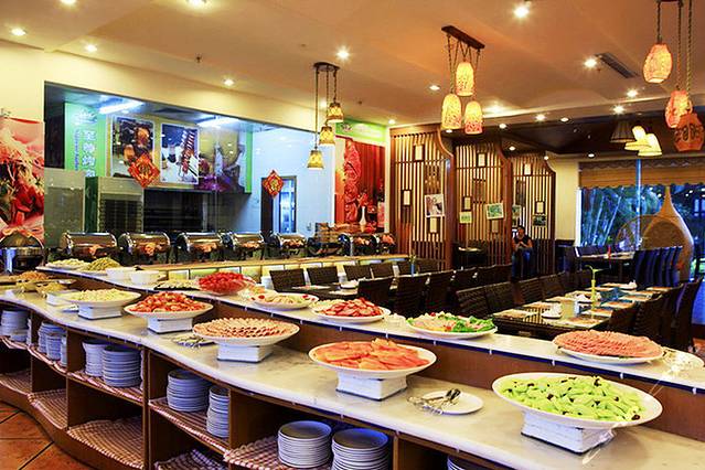 三亚丽景海湾酒店金色池塘西餐厅