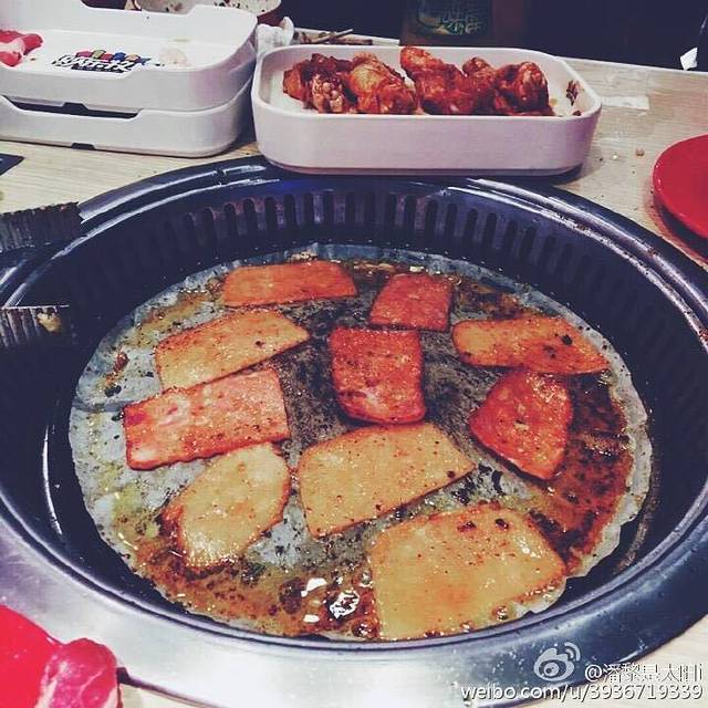 莫莫王牛排烧烤自助餐厅