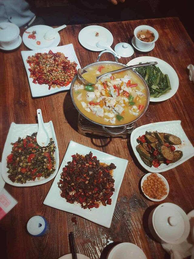 乡吧啦湘土菜馆(泰然四路店)