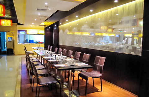 金马门国际美食百汇(珞喻路店)