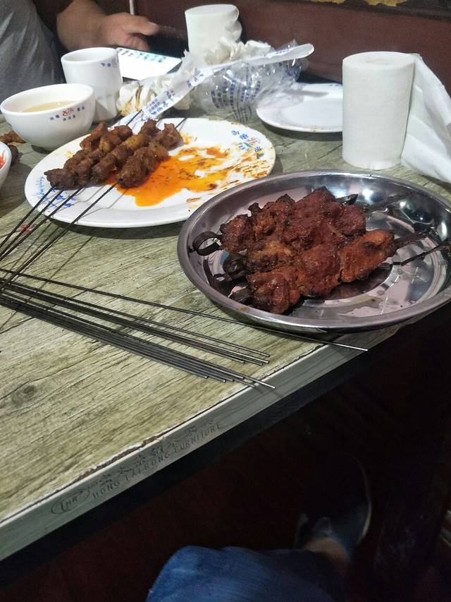 老胡杨林烤羊排(地质小区店)
