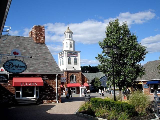 伍德百利奥特莱斯