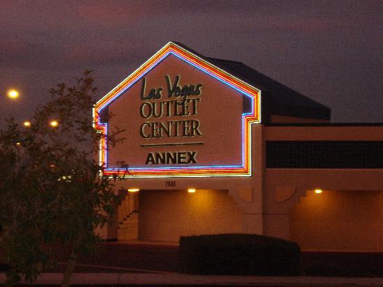 拉斯维加斯名牌折扣购物中心南店