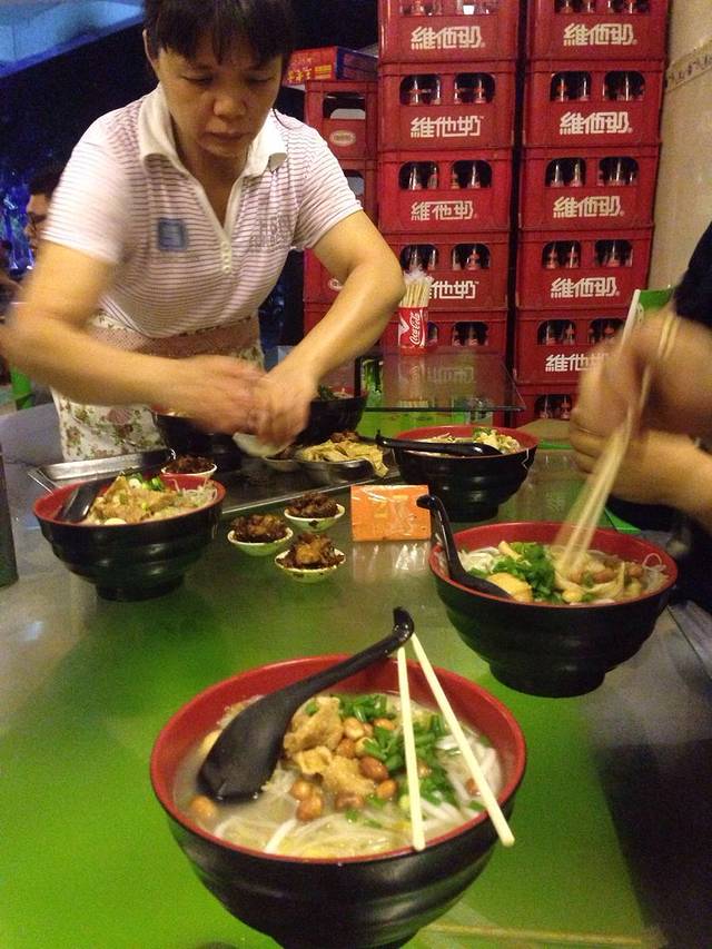 明记砂煲美食(人民北路四十号大院店)