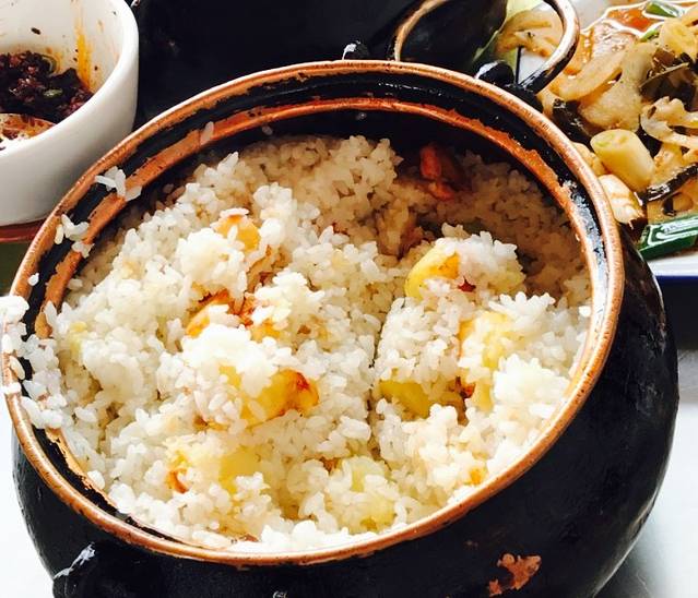 老俵饭店(石锅鱼、铜锅鱼)