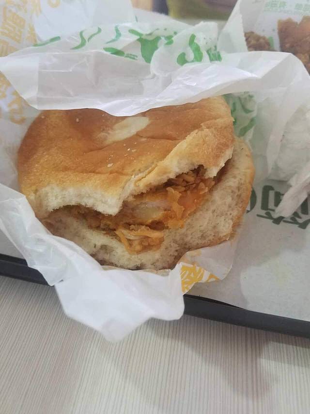 华莱士·全鸡汉堡(孝感城站路店)