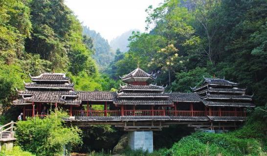 银水侗寨鱼餐馆