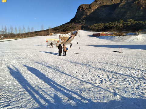 遵化市龙山滑雪场的图片