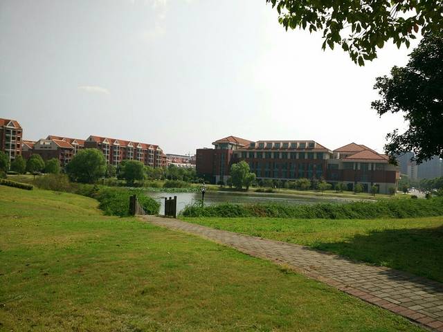 南京传媒学院-图书馆