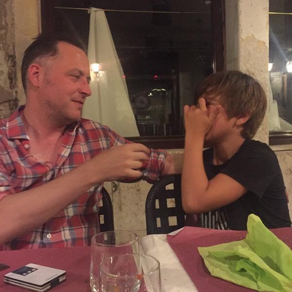 必胜客(广场路店)