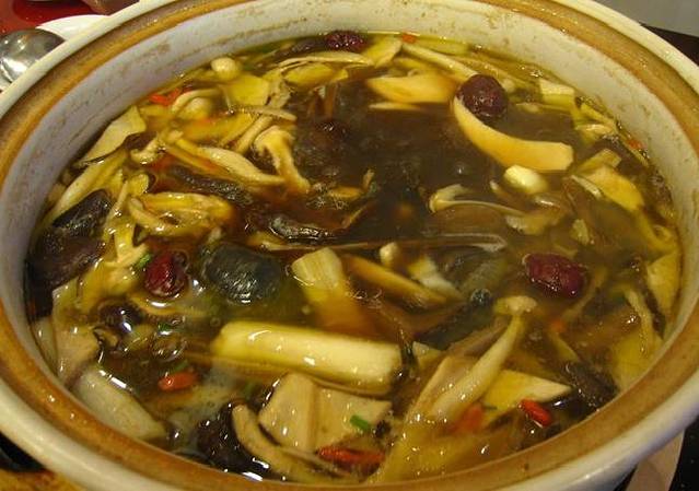 九九鲜菌火锅城