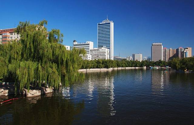 百盛购物中心(大同店)