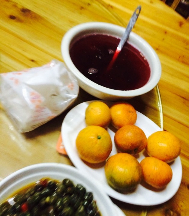 岭上人家琼楼玉宇烤全羊