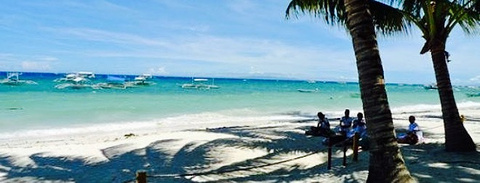 Roderick & Vivien Seafoods and Restaurant