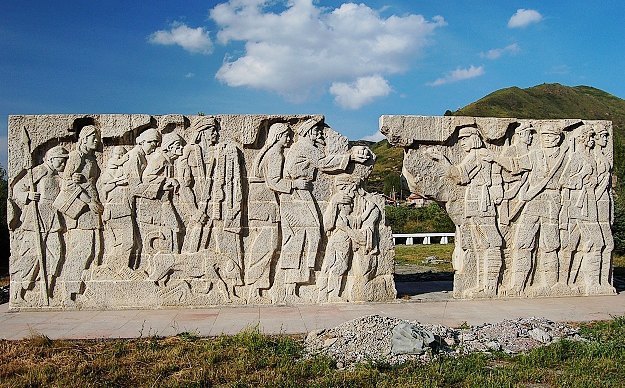 红军长征纪念碑碑园