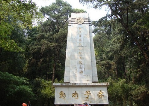 南洋华侨机工抗日纪念碑