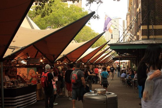 岩石区周末集市