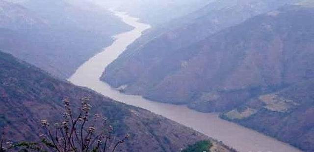 波罗吉荣大峡谷