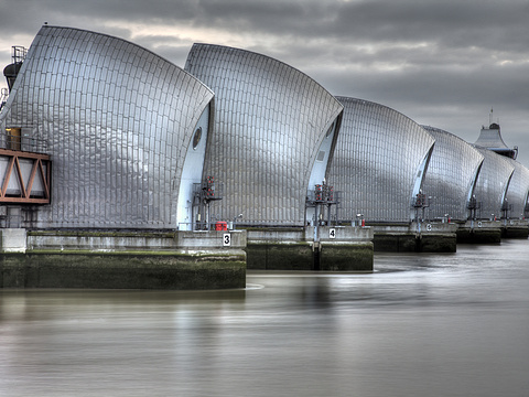 泰晤士河防洪坝