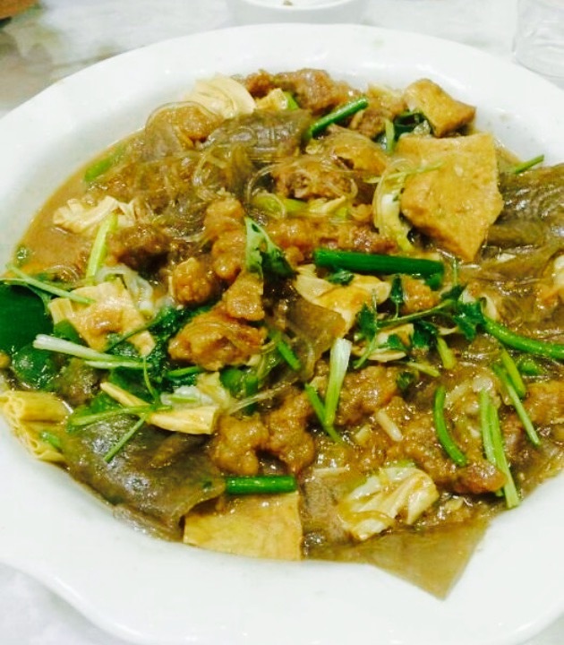 亚伟瓦罐面美食城(淇县总店)