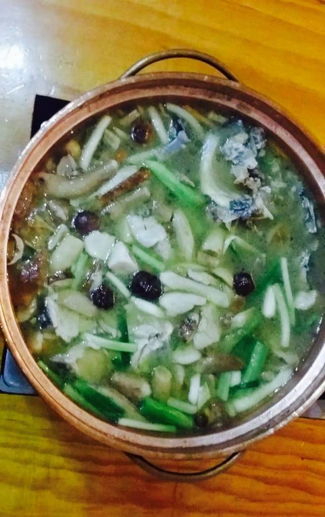 澄鸿石锅鱼野生菌