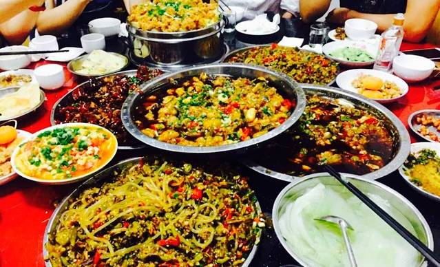 华仔特色酒家(滨河路二段店)