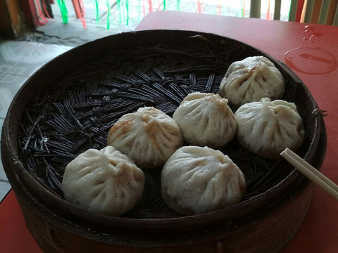 义春楼白肉罩火烧