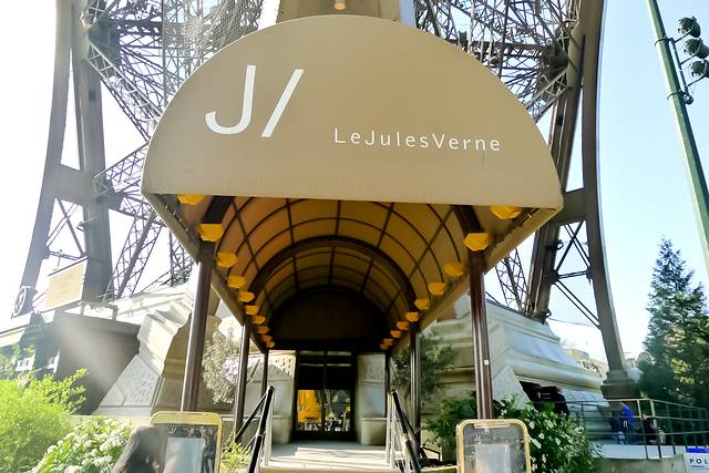 Le Jules Verne