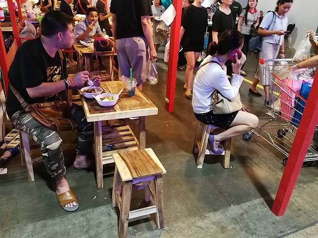 Bang Nam Phueng Floating Market