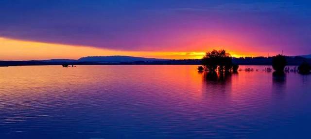 塘巴湖旅游景区