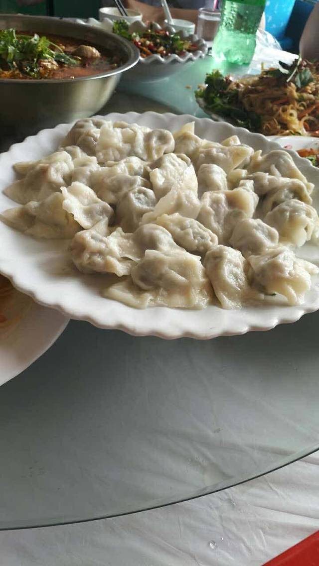 小东北扒肉饺子居(吴市店)