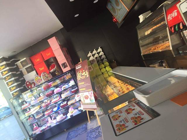 八尾猫的生日(天柱山街店)