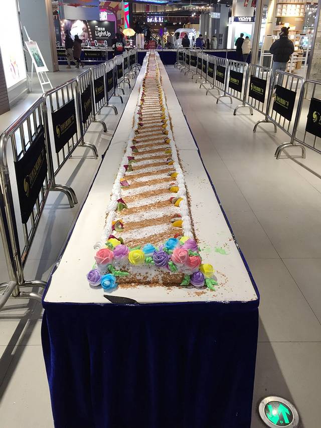 金鹰奥莱中心(狮山路店)