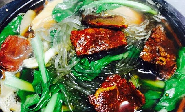 阿扁粉丝煲(余英小区店)