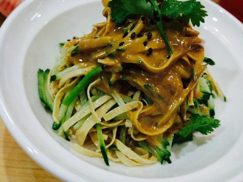 喜家德虾仁水饺(经六街店) 大庆美食排名第0               (共0个)