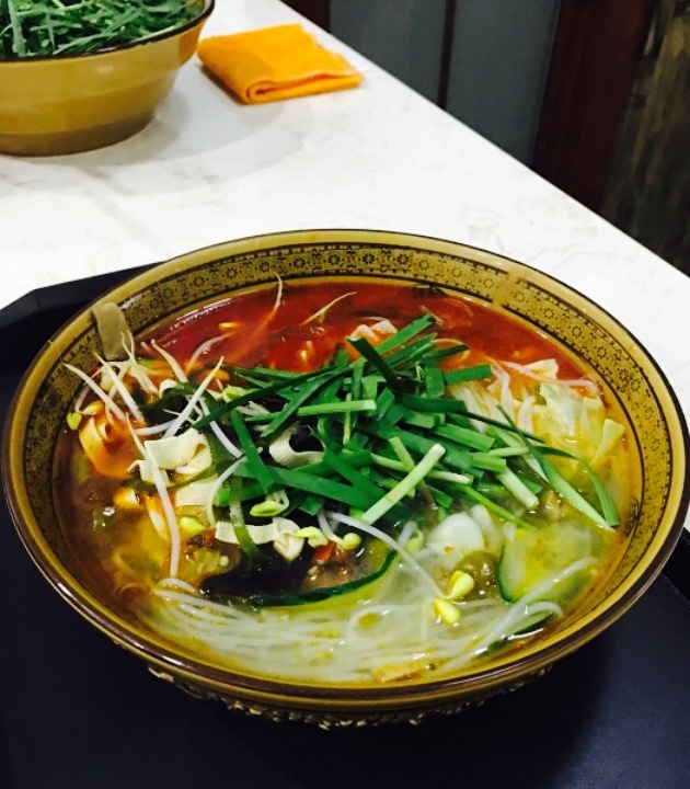 牛肉抄手 雪碧 酸汤火锅米线 香辣鸡杂米线 菌汤农家酥肉米线 土豆丝