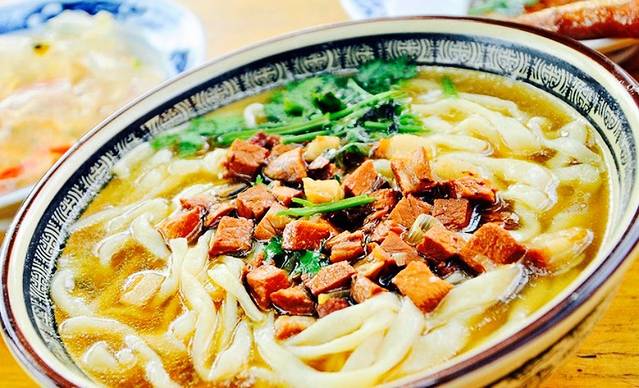 易湘面馆(兴越南区店)